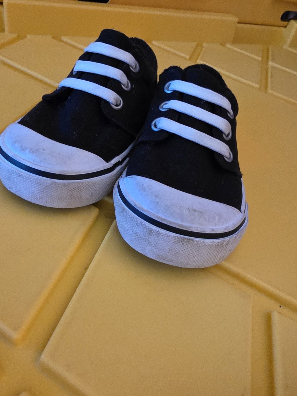 wonder nation Black and White Kids Lace-Up Sneakers